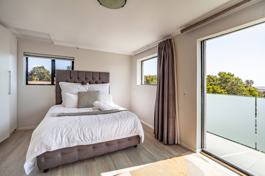 8 Bedroom Property for Sale in Milnerton Ridge Western Cape